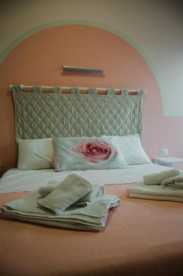 Villa Pascale - B&B - Casa Vacanze 卡斯特拉巴特 外观 照片